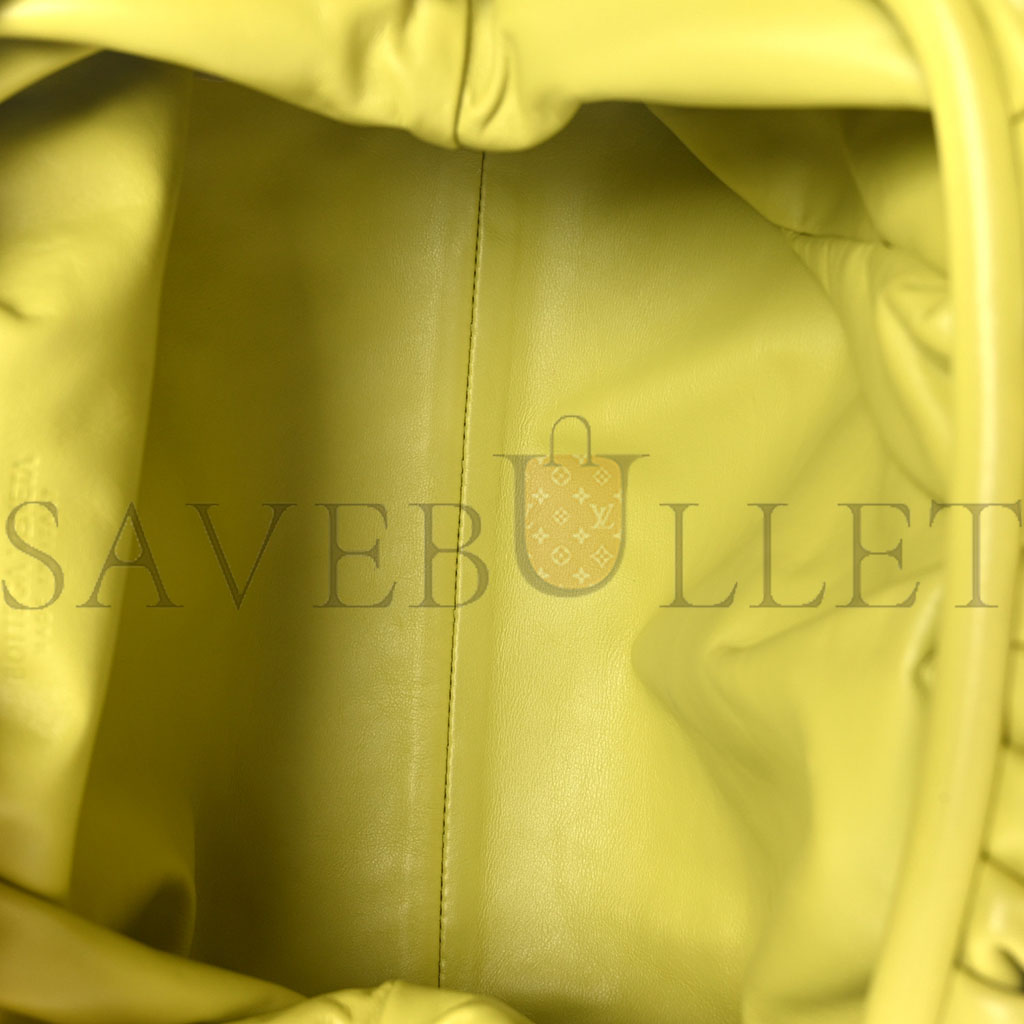 BOTTEGA VENETA SMOOTH BUTTER CALF THE POUCH OVERSIZED CLUTCH SHERBERT (38*24*8cm) BOTTEGA VENETA SMOOTH BUTTER CALF THE POUCH OVERSIZED CLUTCH SHERBERT (38*24*8cm)